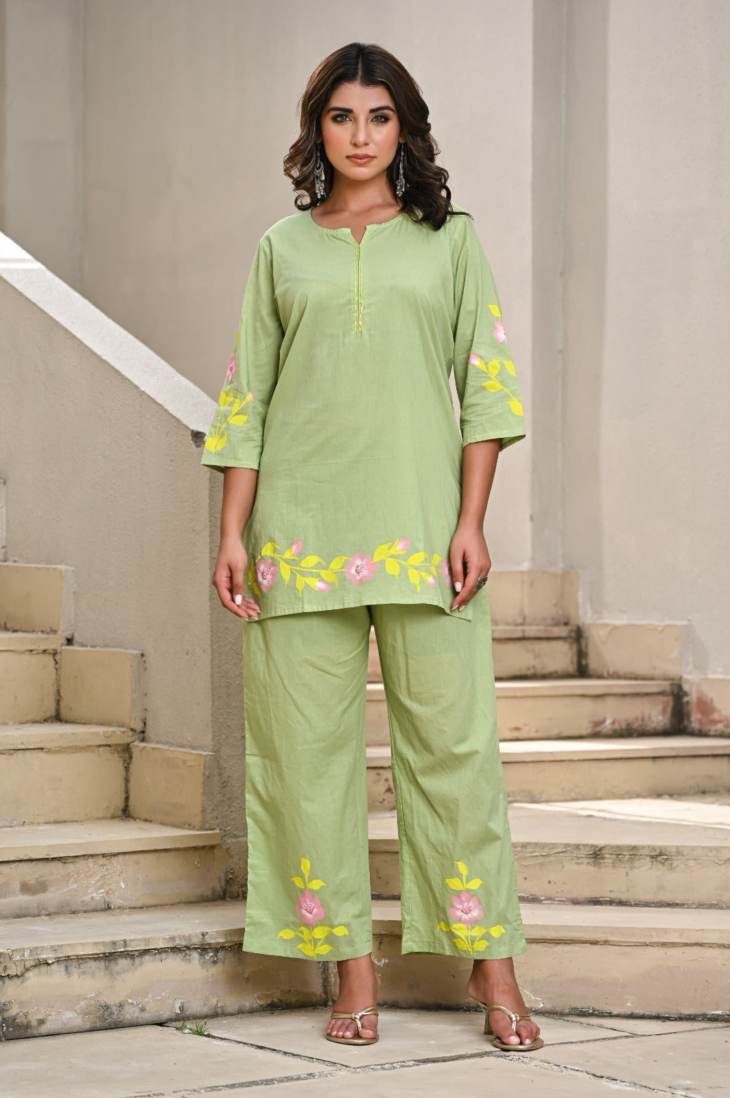 Light Green Floral Kurti, Top & Pant Combo Set, Cotton fabric, Supper Fitting & Superior Quality Cotton Fabric.