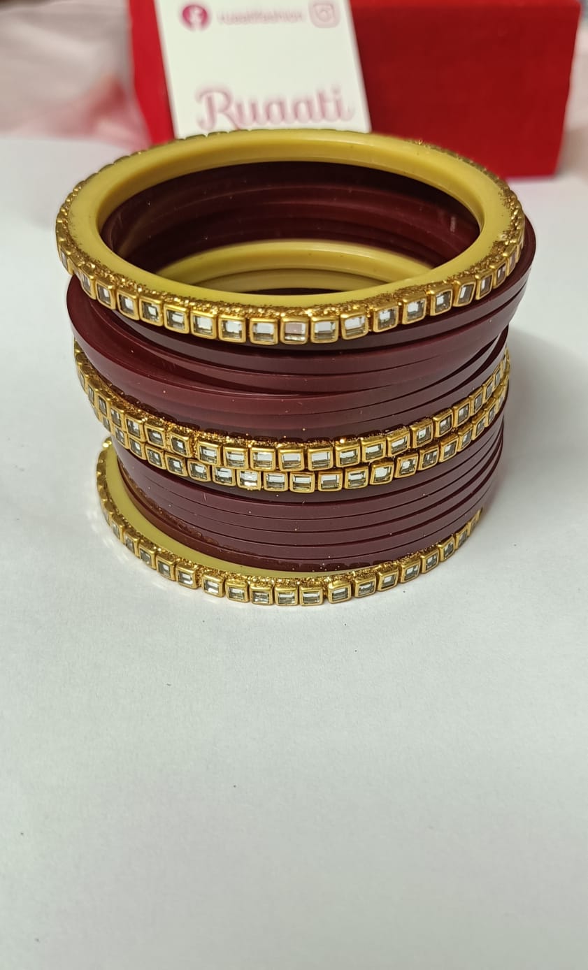 Premium & Beautiful Bridal Chooda for Ladies, Sizes:2.8,Metal: Plastic Plating, Rajasthani Chooda / Rajwadi Chooda / Rajasthani bangles.