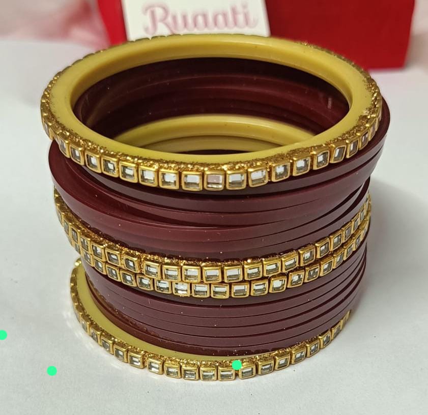 Premium & Beautiful Bridal Chooda for Ladies, Sizes:2.8,Metal: Plastic Plating, Rajasthani Chooda / Rajwadi Chooda / Rajasthani bangles.