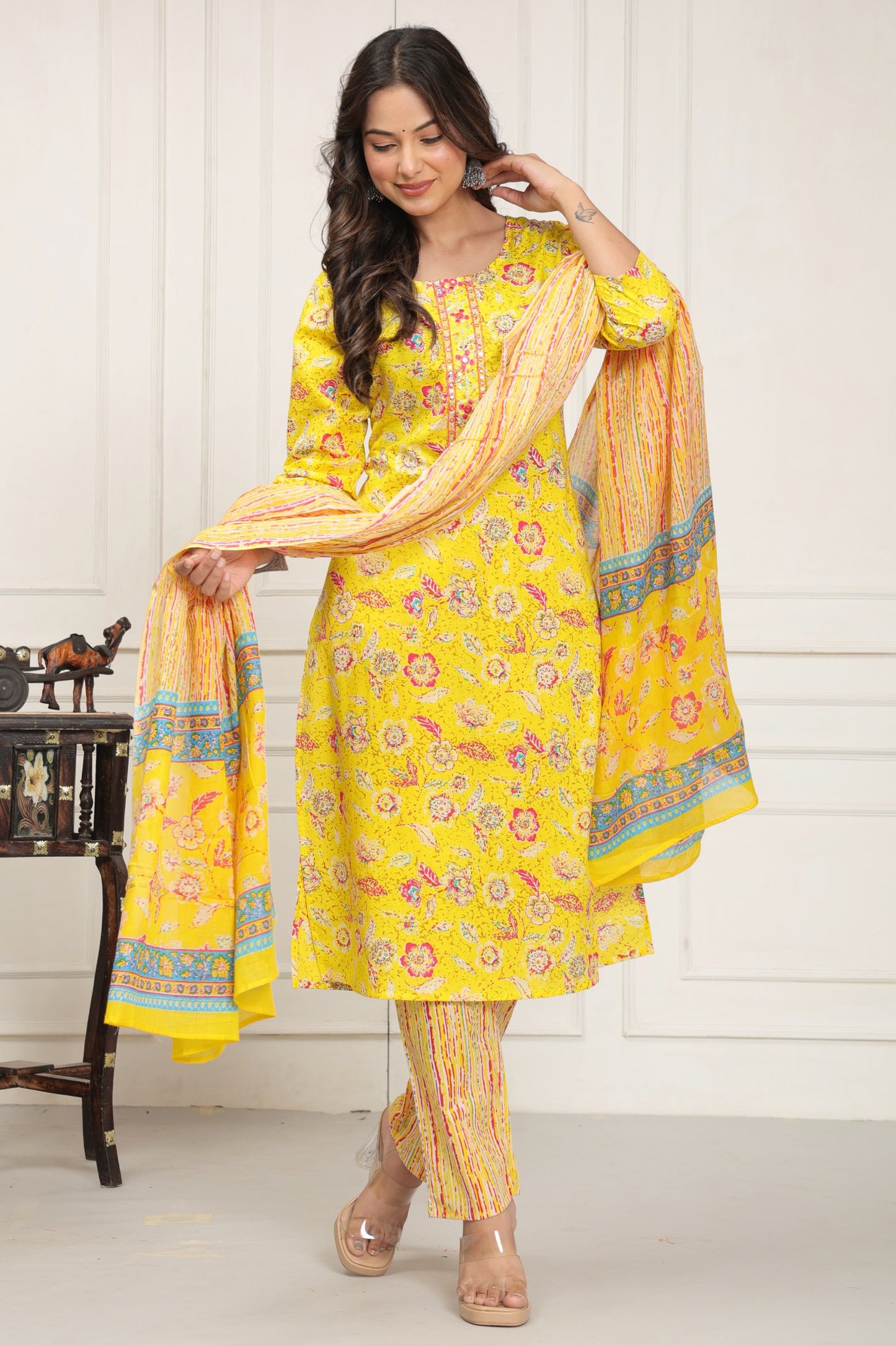 Sunny Yellow Pure Cotton Mal Mal with Patch Work & Hand Block Printed Dupatta, Supper Quality Fabric Material. 3 Pc Sets.