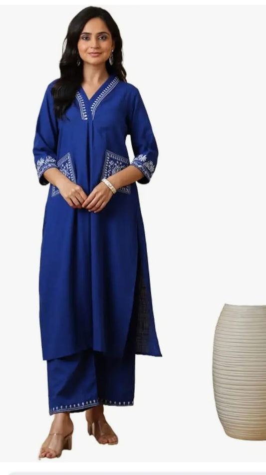 Winter Suit for Women: Warm & Stylish Fabrics for Cold Days