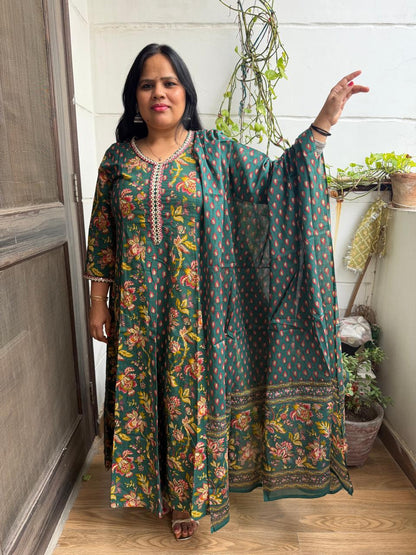 Ruaati Women Mul Cotton Elegant Green Floral Printed Kurta Pant Set with Dupatta
