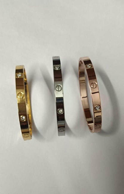 Lovely Rose Gold Bracelet , Single-Screw Closure, Classic Model with 4 Diamonds.