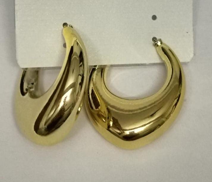 Beautiful Women Gold Circular Hoop Earrings