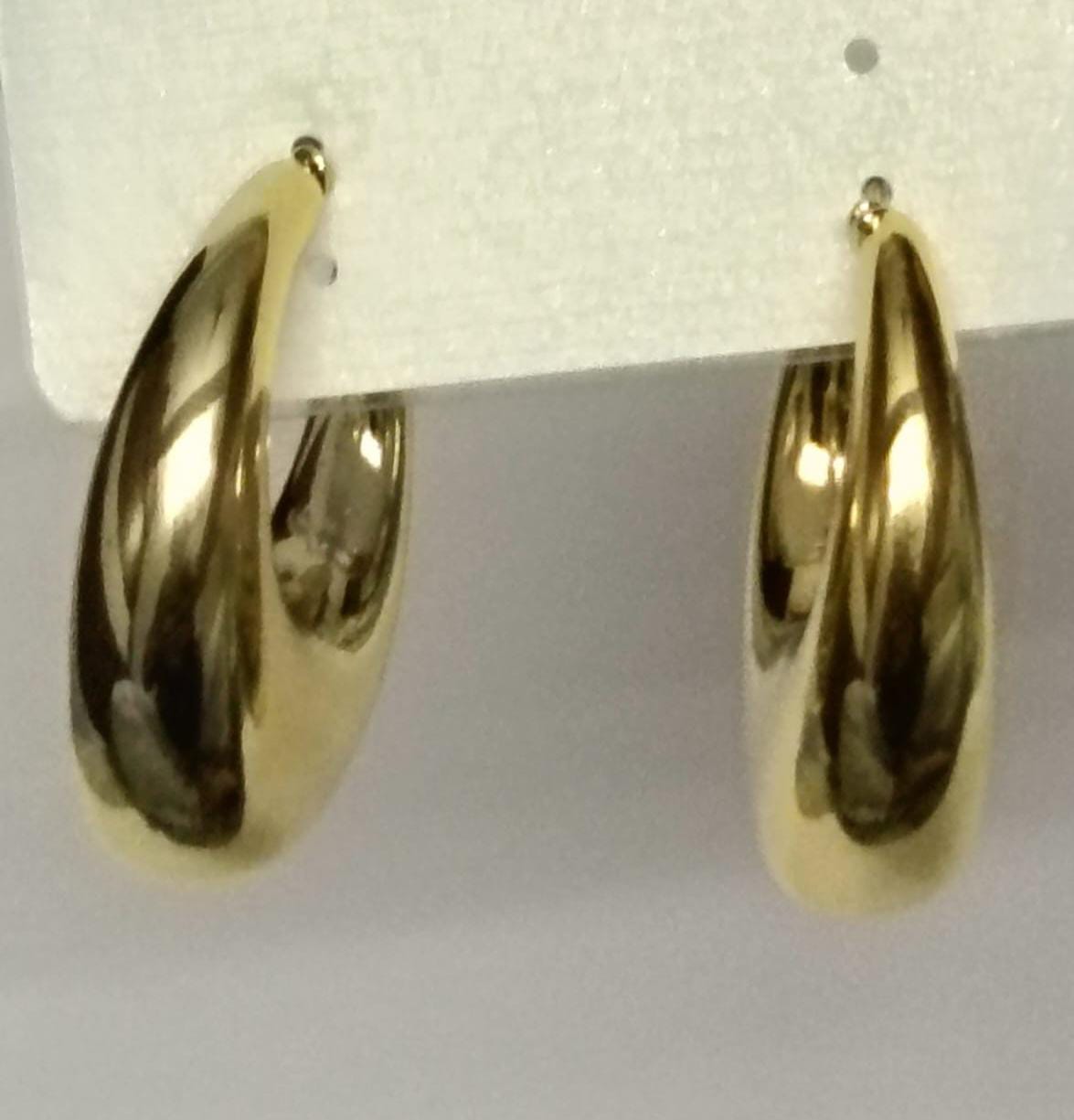 Beautiful Women Gold Circular Hoop Earrings