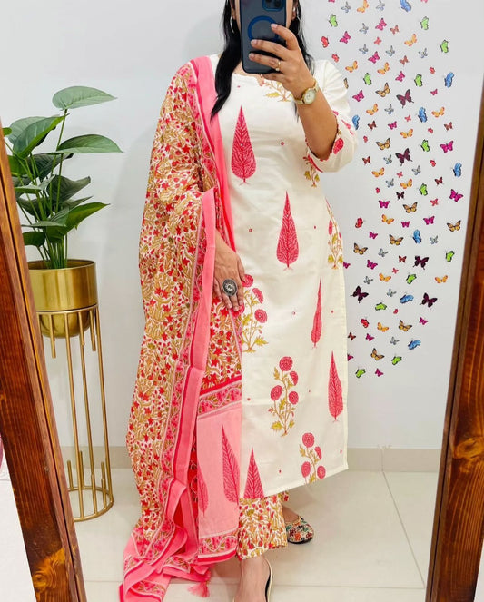 Designer Suit in Mughal/Kalamkari Fusion Azrak Bagru print Kurti pant Dupatta set