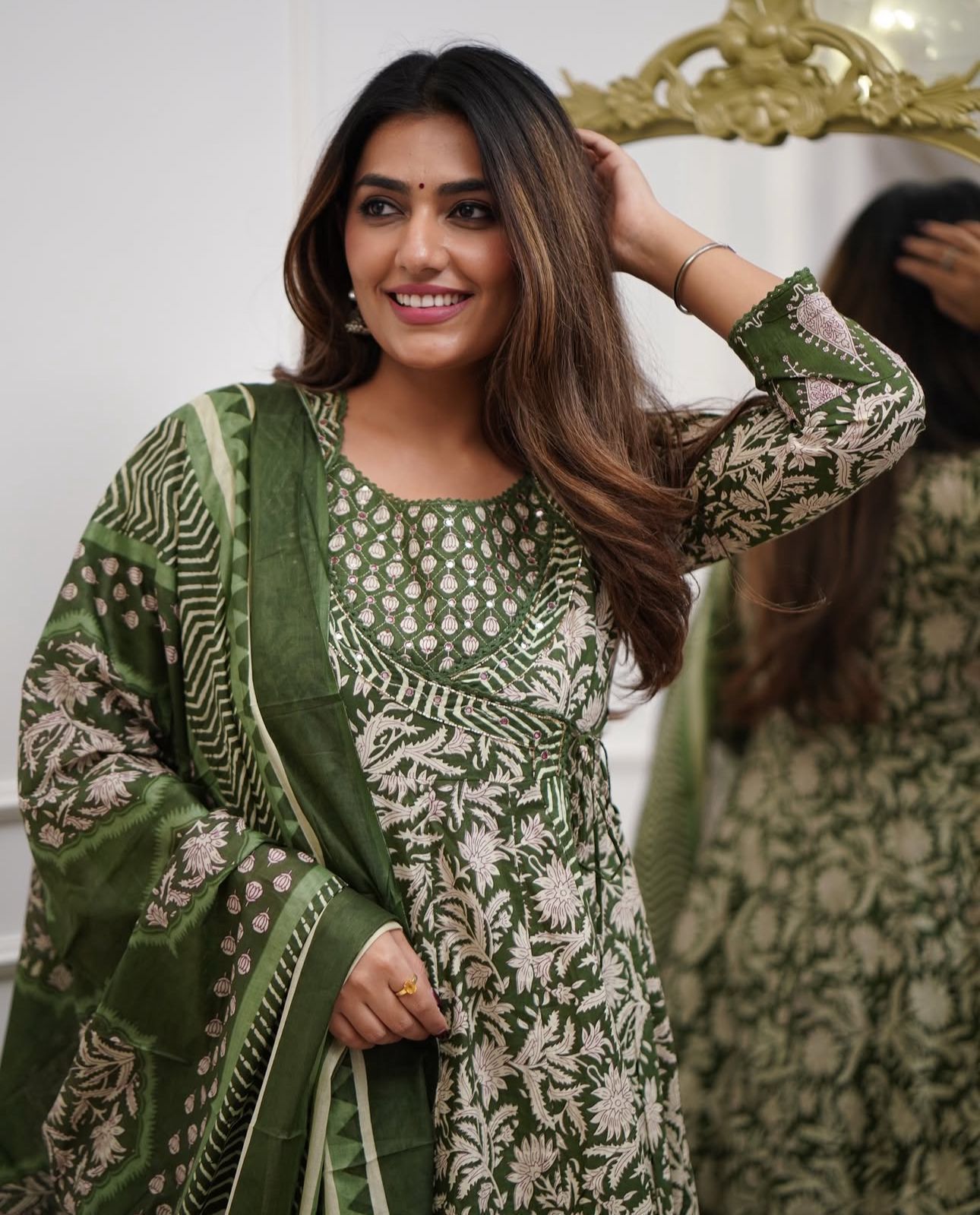 Premium Cotton Suit 3 Pc. Kurti Set With Beautiful Tagai and Kardhana Hand Work