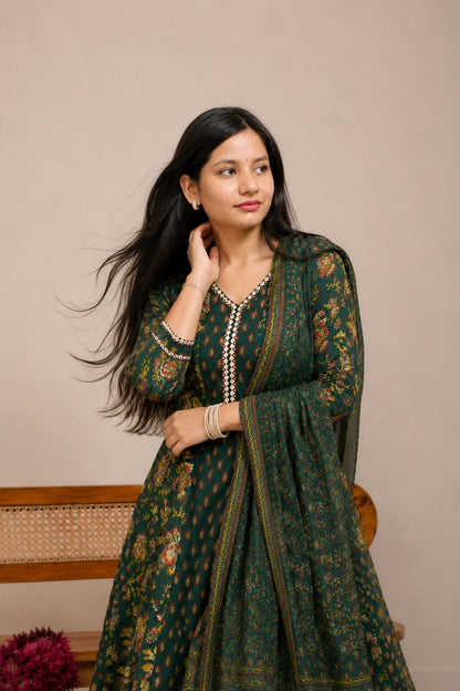 Ruaati Women Mul Cotton Elegant Green Floral Printed Kurta Pant Set with Dupatta