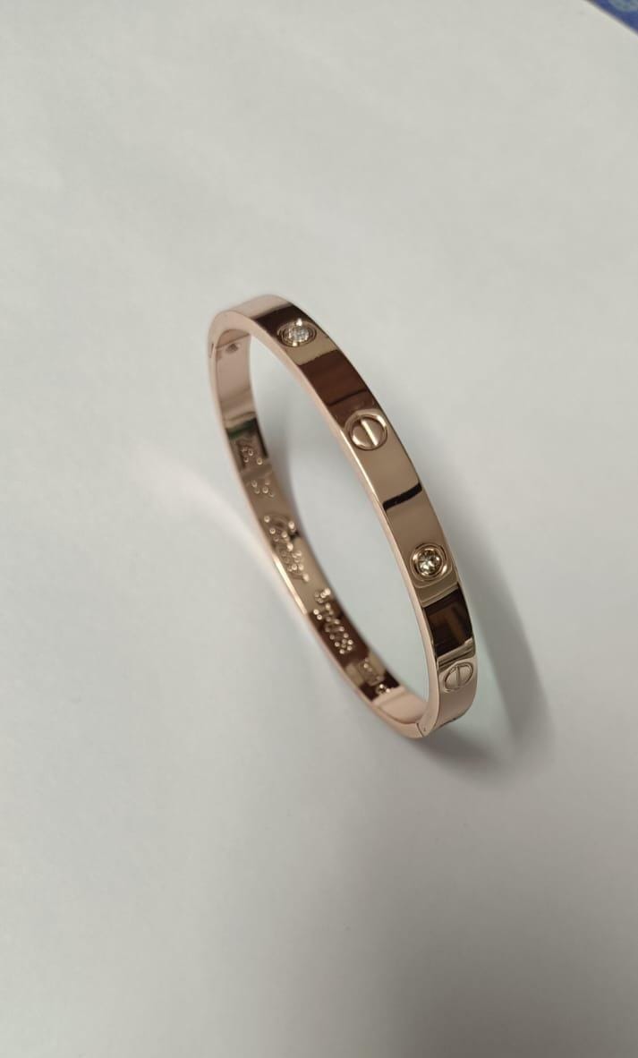 Lovely Rose Gold Bracelet , Single-Screw Closure, Classic Model with 4 Diamonds.