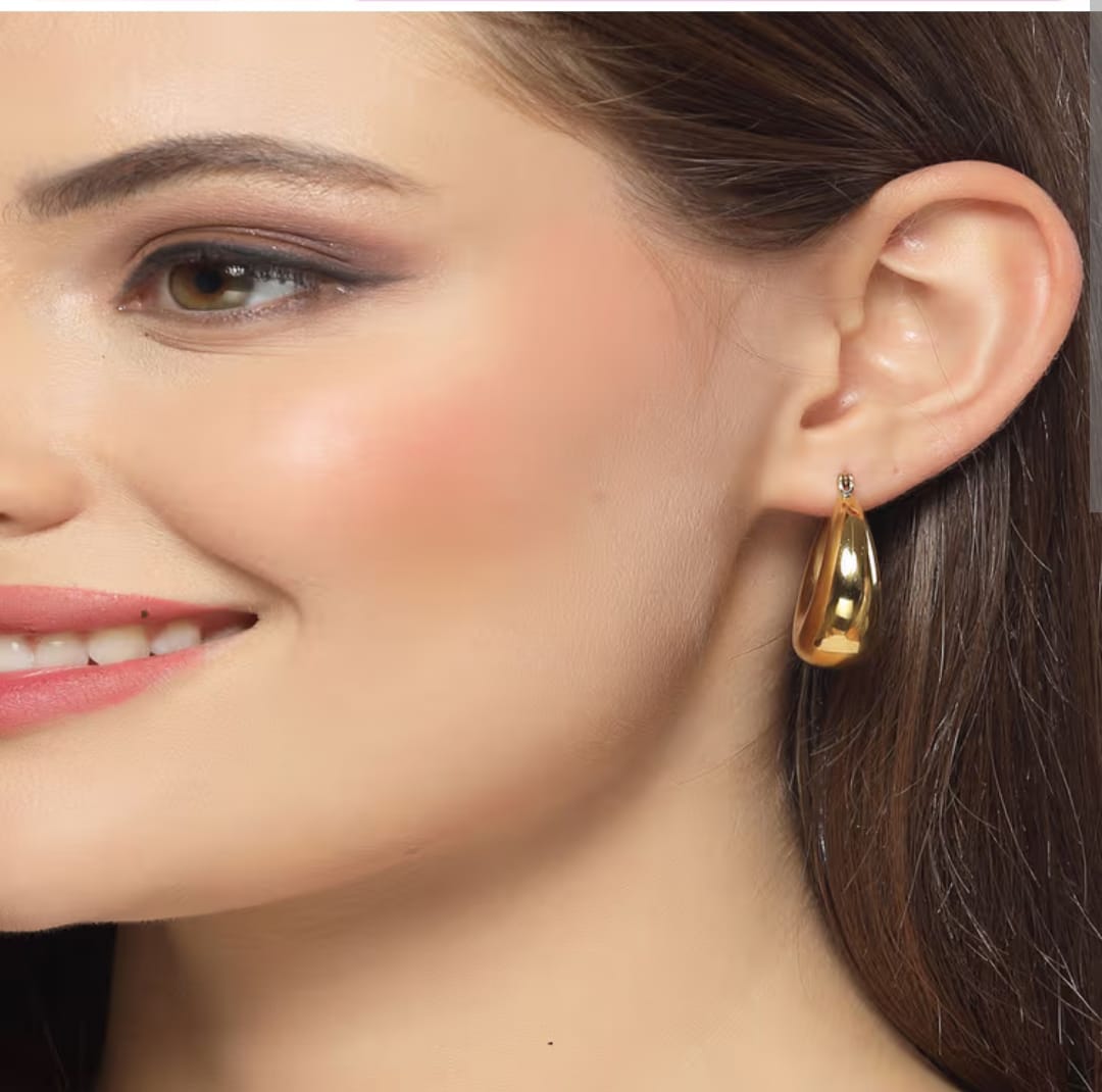 Beautiful Women Gold Circular Hoop Earrings