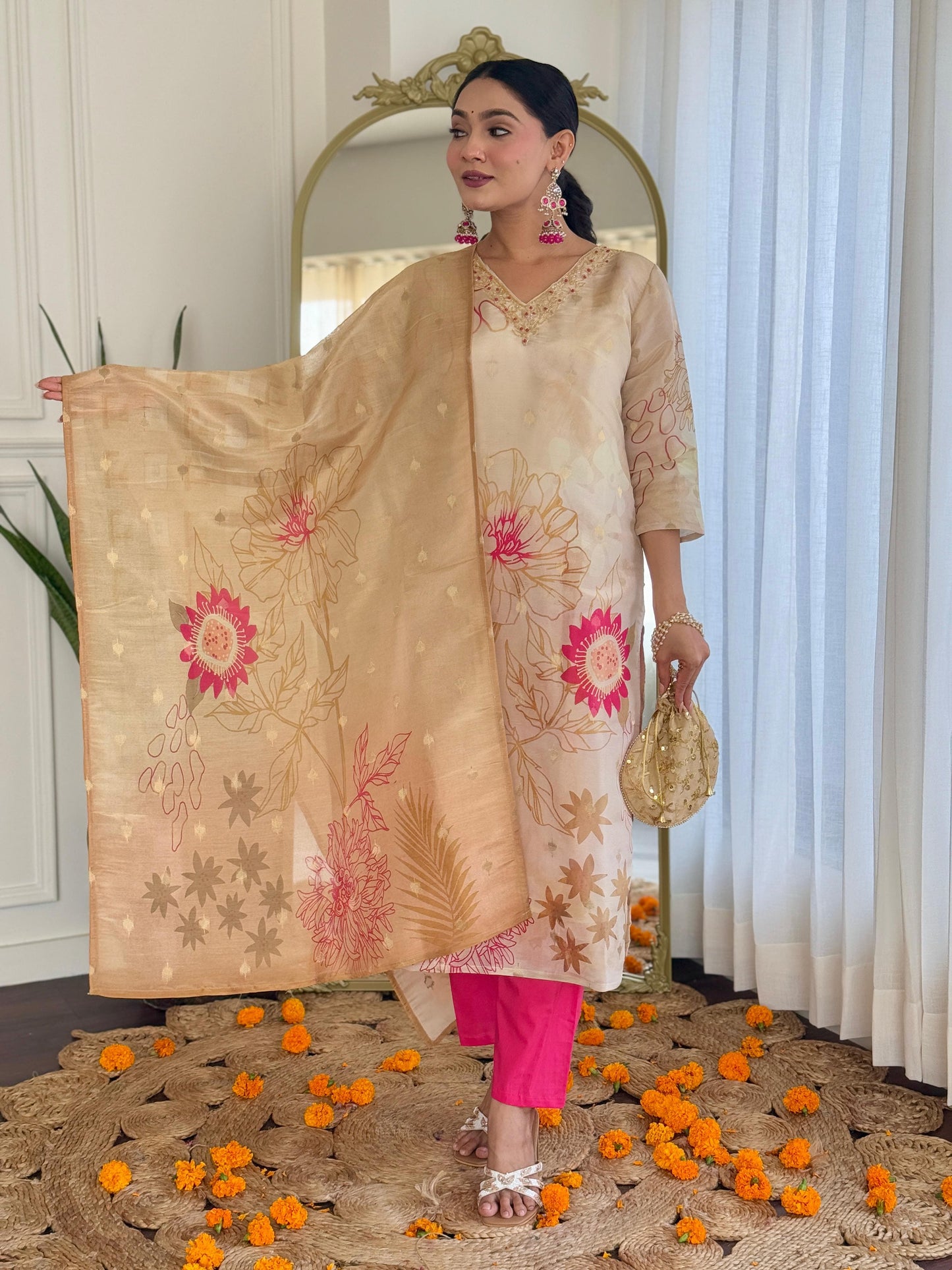 Look stylish Dola Silk Suits with Pant, Dupatta, 3 Pcs Set